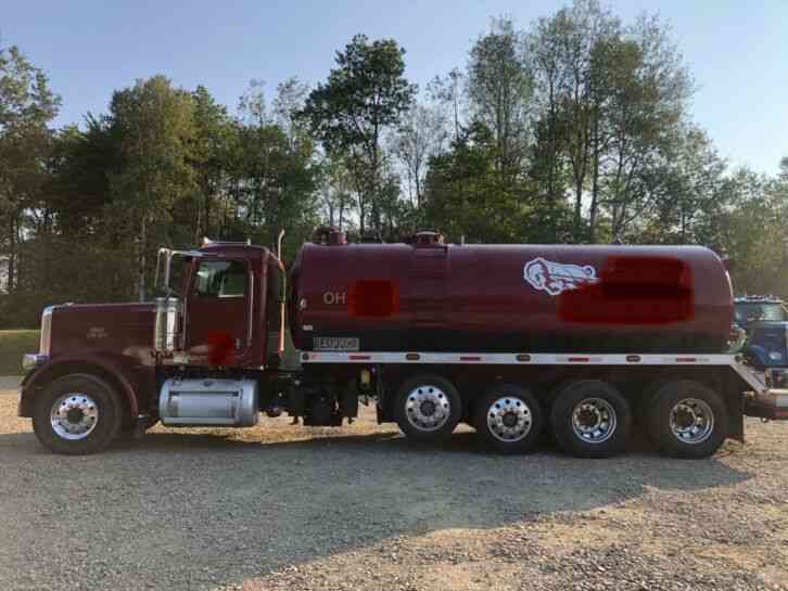 Peterbilt 389 (2015)