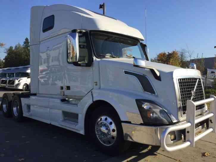 VOLVO VNL 670 VNL (2015)