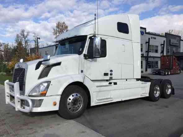 VOLVO VNL 670 VNL (2015)