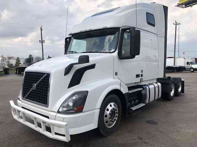 Volvo VNL670 -- (2015)