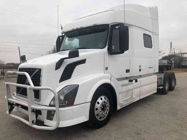 Volvo VNL730 -- (2015)