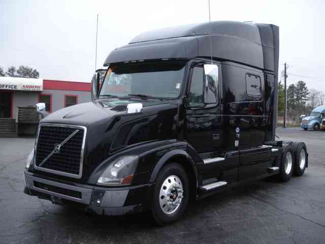 Volvo VNL730 -- (2015)