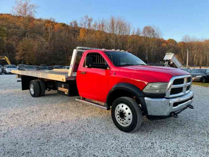DODGE 5500 6. 4 hemi 4x4 FLATBED W WHEEL LIFT   (2016)
