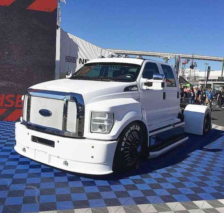 Ford F-750 (2016)