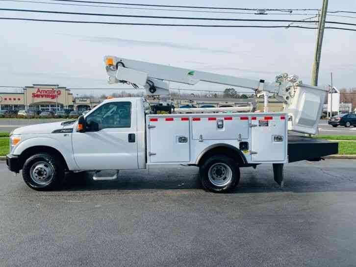 FORD F350 BUCKET / BOOM TRUCK ONLY 39K MILES F350 BUCKET / BOOM TRUCK ONLY 39K MILES (2016)