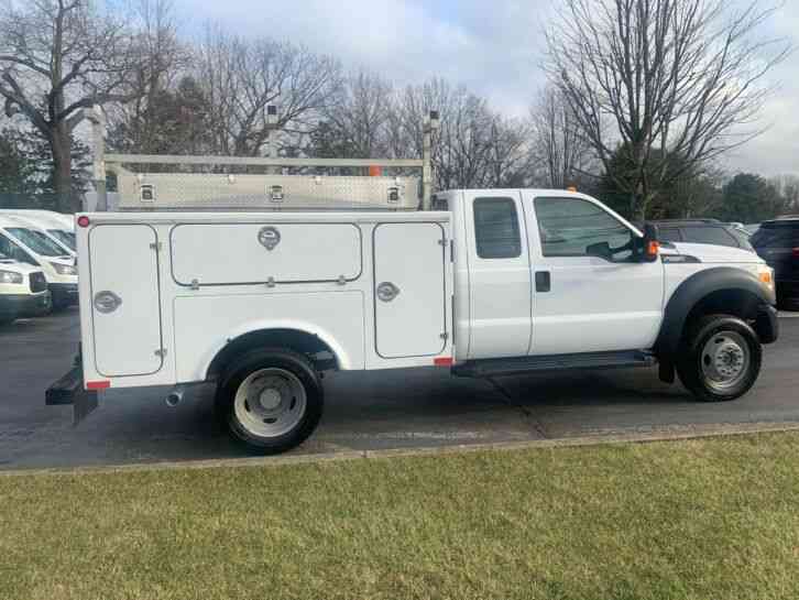 Ford F550 4X4 EXTRA CAB UTILITY/SERVICE TRUCK (2016)