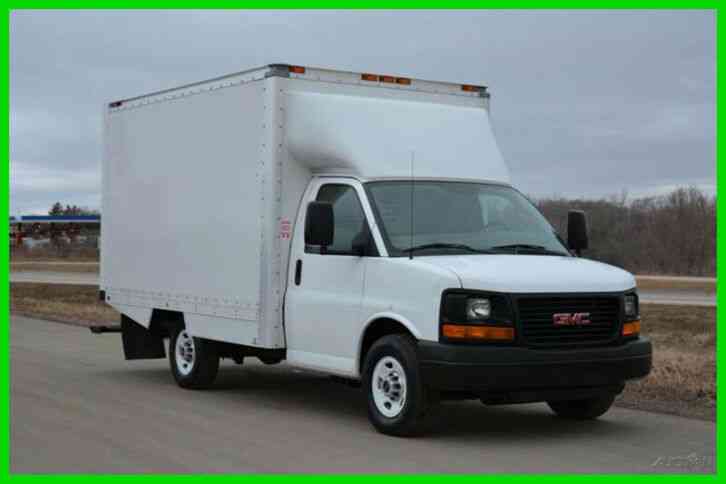 GMC Savana Cutaway (2016)