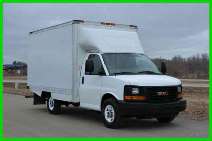 GMC Savana Cutaway (2016)