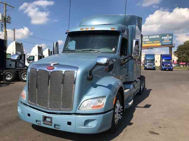 Peterbilt 579 -- (2016)