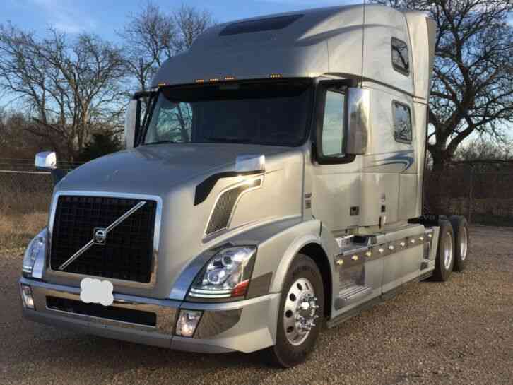 Volvo VNL 780 Sleeper (2016)