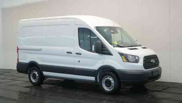 Ford Transit 150 Cargo Van (2018)