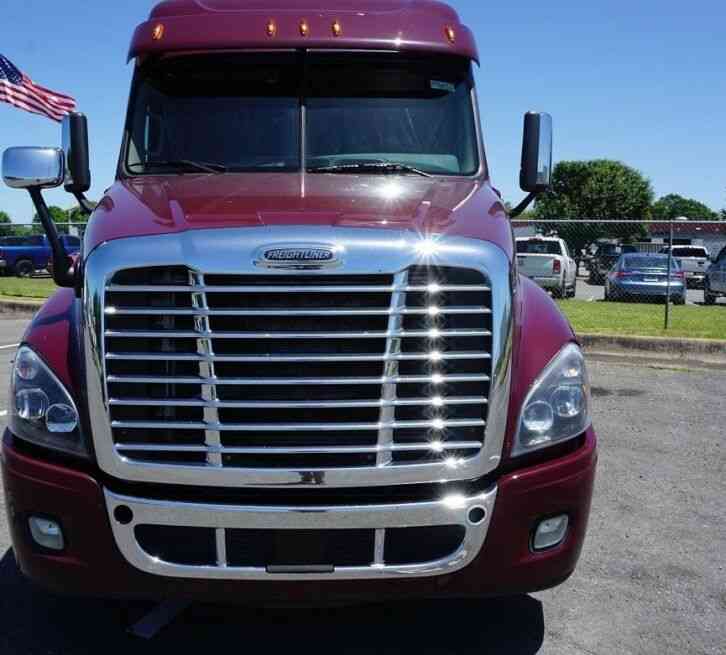 FREIGHTLINER CASCADIA 125 - Sleeper unit# Front Axle Weight12, 500 lb (2018)