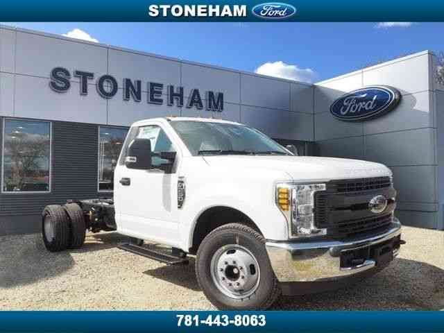 Ford F-350 2WD Regular Cab (2019)