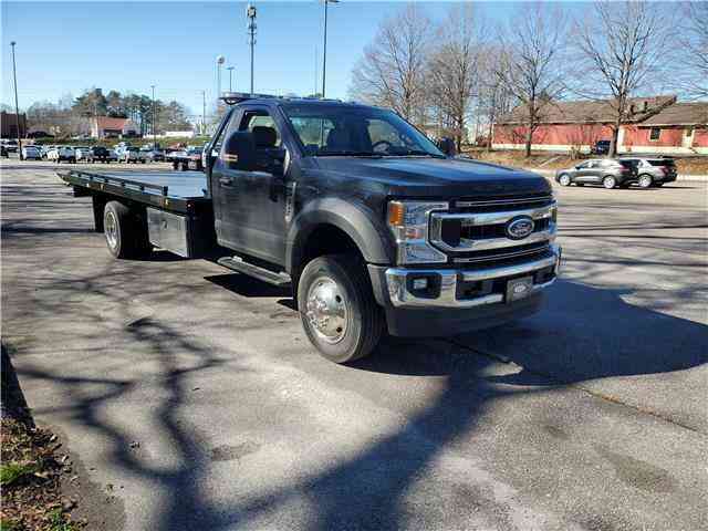 Ford F-600 (2022)