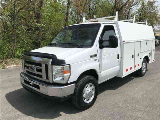 Ford Econoline Commercial Cutaway E350 Utility Service Truck (2014)