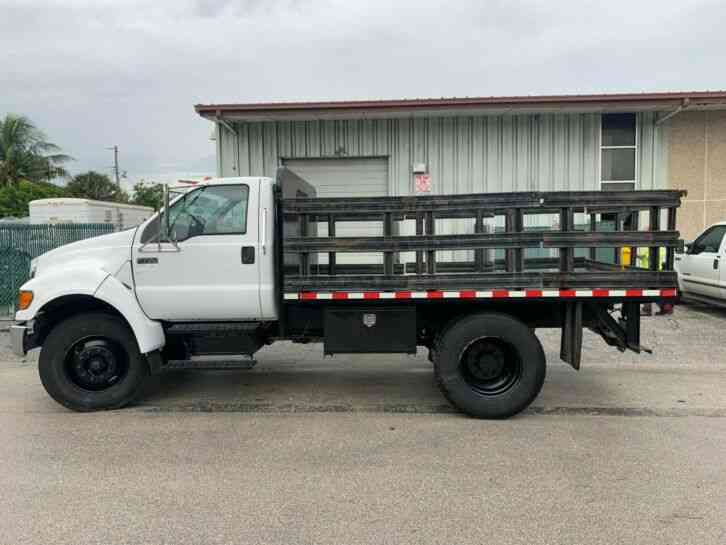 Ford F-750 Flatbed Truck (2007)