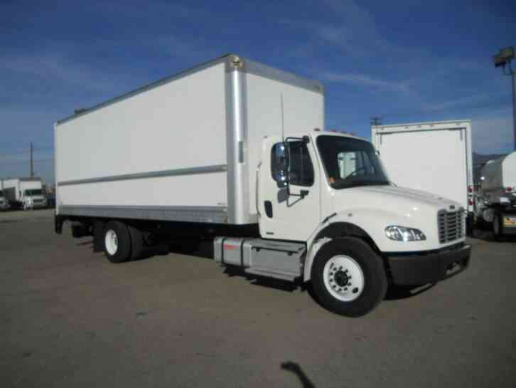 FREIGHTLINER Box Truck 26ft LIFTGATE 26, 000# gvwr UNDER CDL-AIR RIDE (2012)