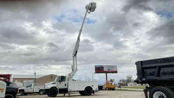 International 4300 46' Bucket Truck (2006)