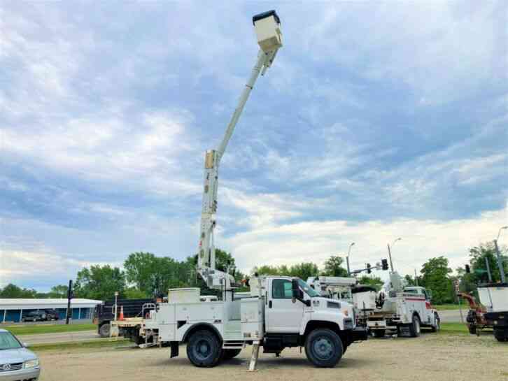 Chevrolet C7500 42' Over-Center Bucket Truck (2006)