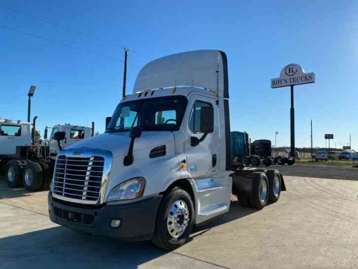 Freightliner Cascadia Tandem Axle Daycab (2014)