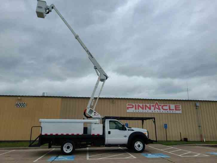 Ford F-550 4X4 FLATBED 43' CAGED BUCKET TRUCK (2011)