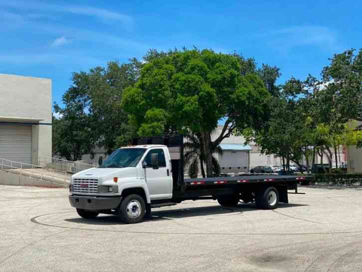 GMC C5500 24 Foot Flatbed 8. 1L Gas (2005)