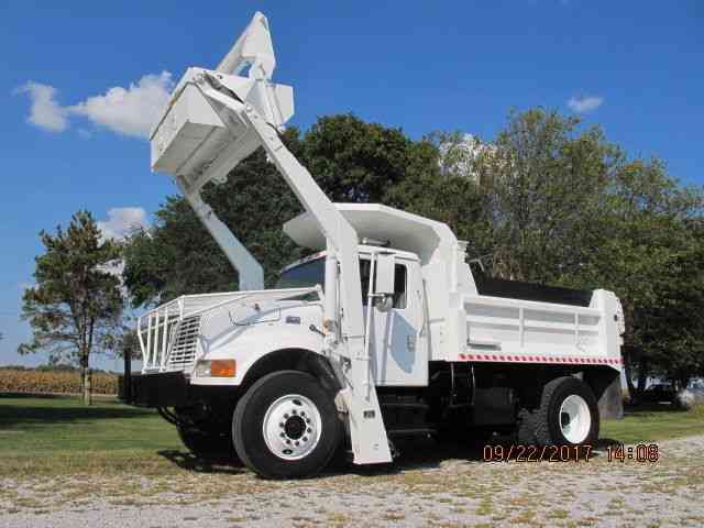 International 4900 (2002)