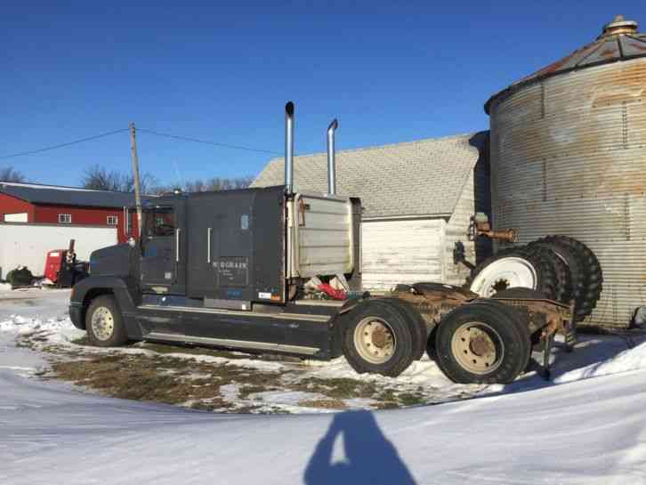 Freightliner Fld 120 1993 Sleeper Semi Trucks