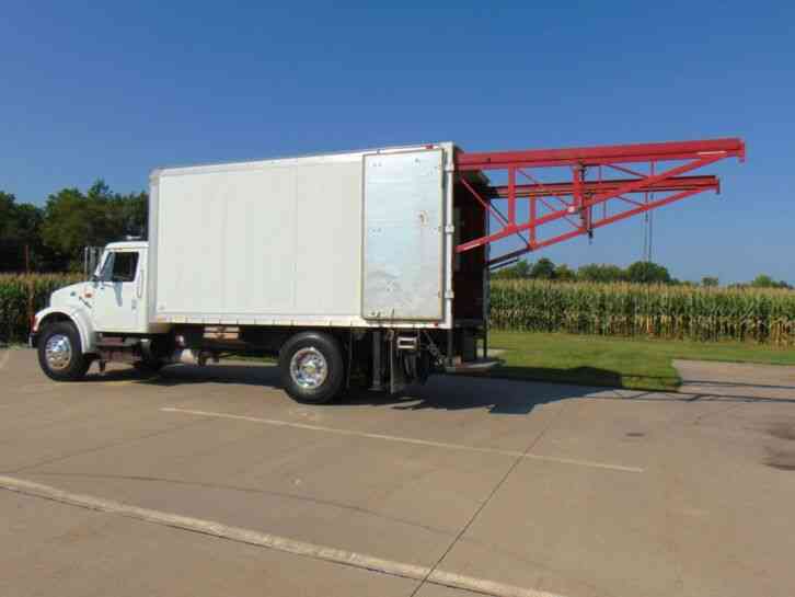 99 IH 4900 Van Body Utility Service Truck Crane Cargo Hoist Mechanics