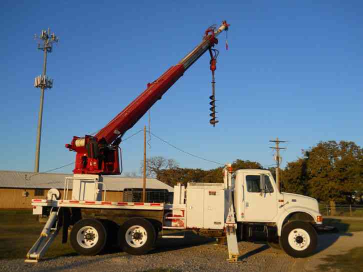 International 4900 - Low Miles 68K (1999)