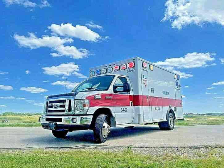 Ambulance Complete 2010 FORD E450 DUALLY one county owner, READY for service V10