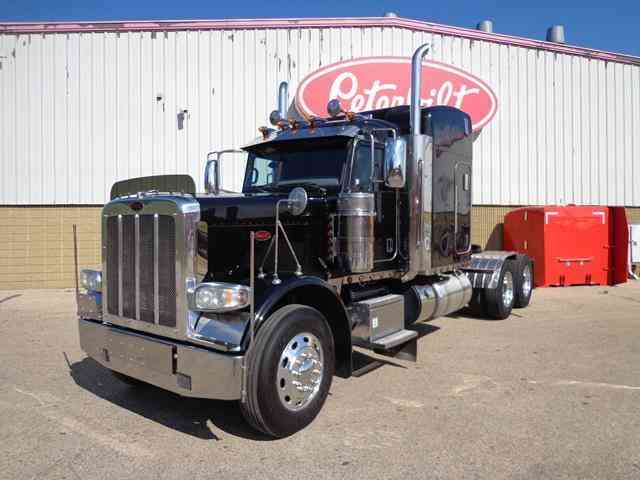 Peterbilt 388 -- (2012)