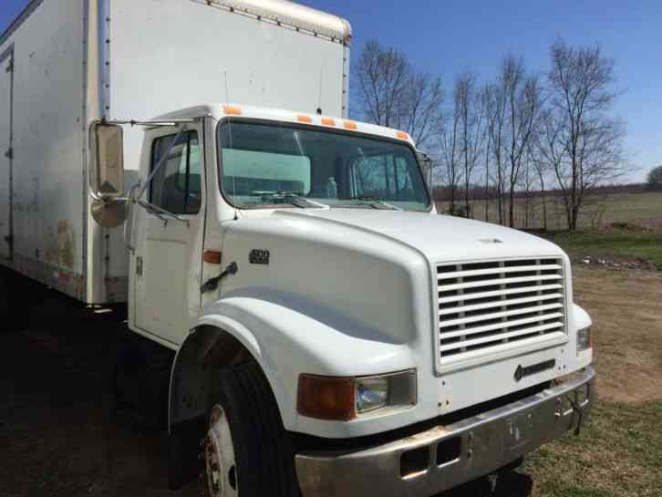 International 4700 (2000)