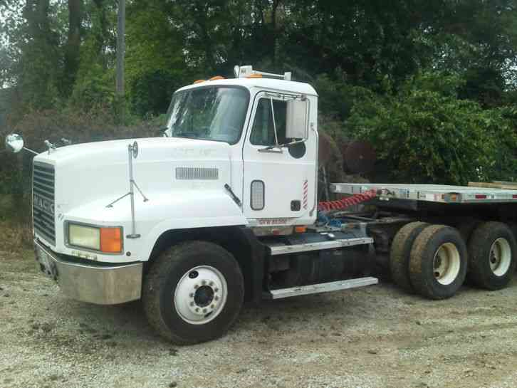 CH613 Mack 99 low miles also pictured for sale separately 09 fontaine step deck