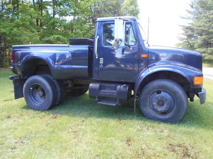 International 4700 (1995)