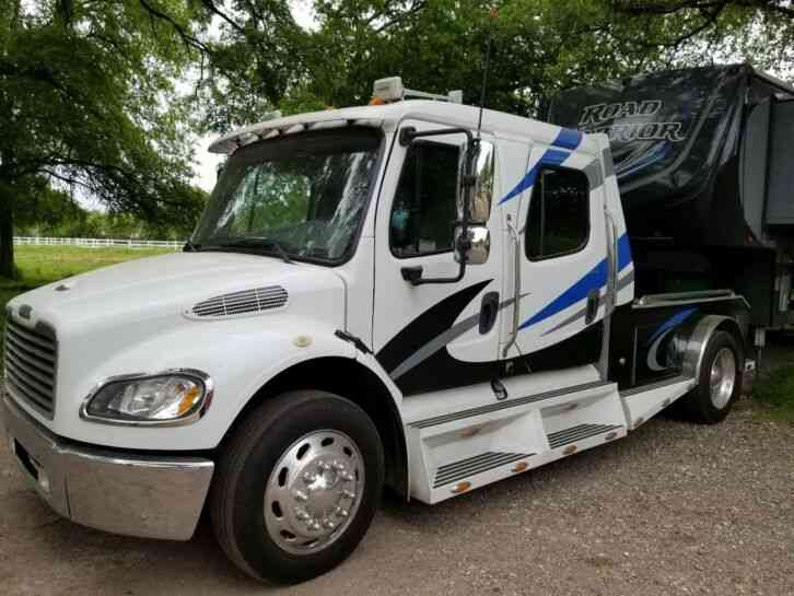 Freightliner M2 Sport Chassis (2005)