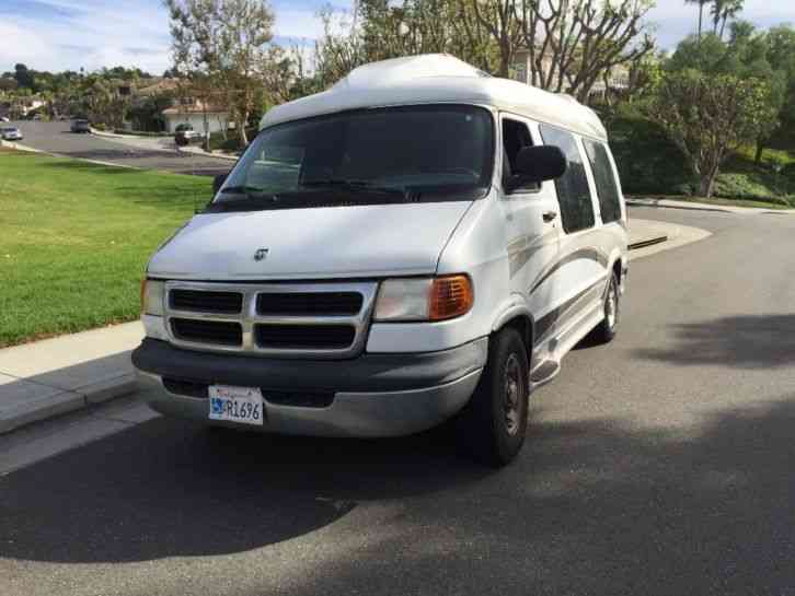 Dodge B1500 conversion van (1999)