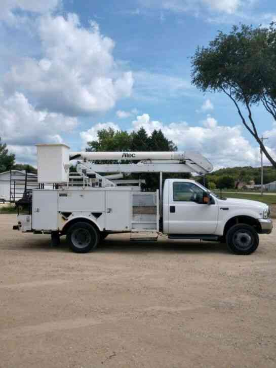 F-550 bucket / forestry truck