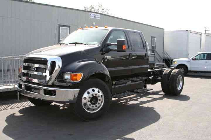 Ford F650 crew cab- PUT A BED OR MAKE A MONSTER TRUCK-YOU NAME IT-- 26, 000# gvwr UNDER CDL (2013)