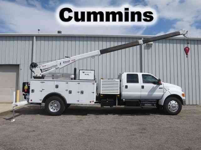 Ford F-650 SERVICE CRANE TRUCK (2011)