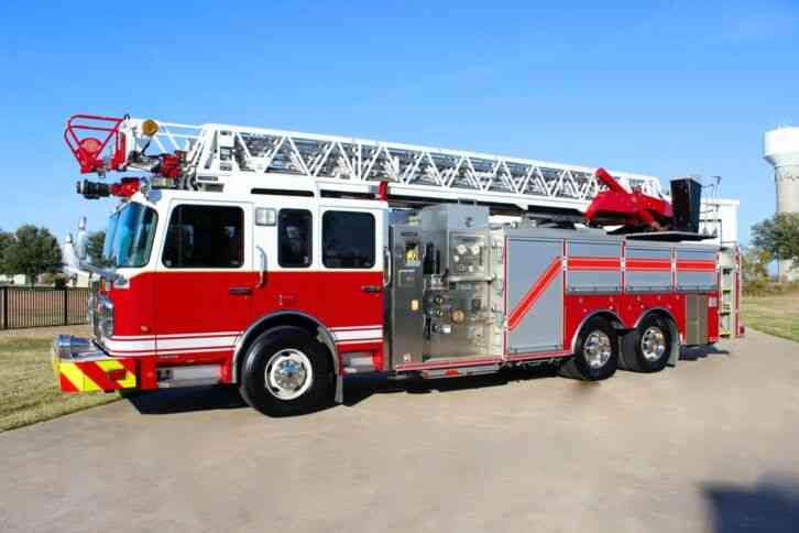 FIRE TRUCK AERIAL LADDER 105 ft RESCUE PUMPER