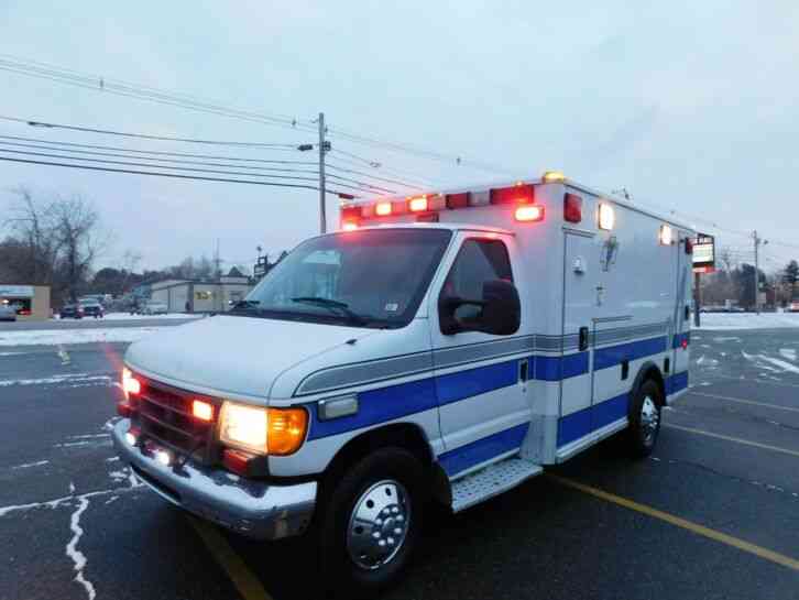 Ford E-350 Ambulance Fully Operable Powerstroke Diesel Lights Sirens Oxygen 07