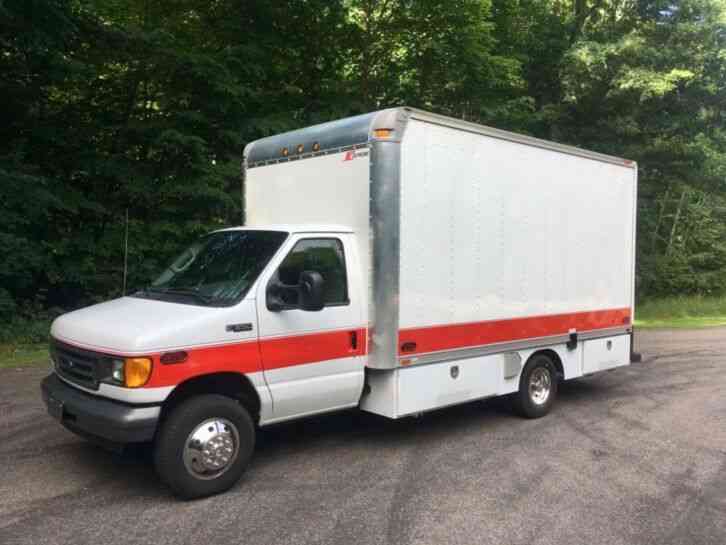 Ford E350 Dually (2004)