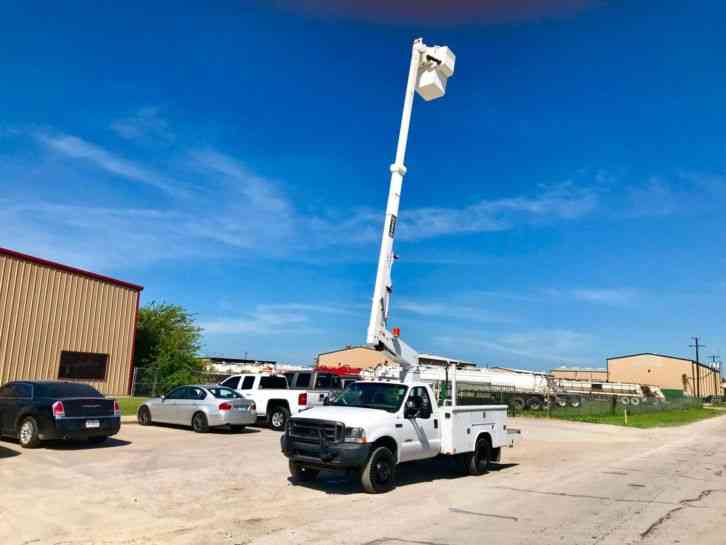 Ford F450 4X4 BUCKET TRUCK (2004)