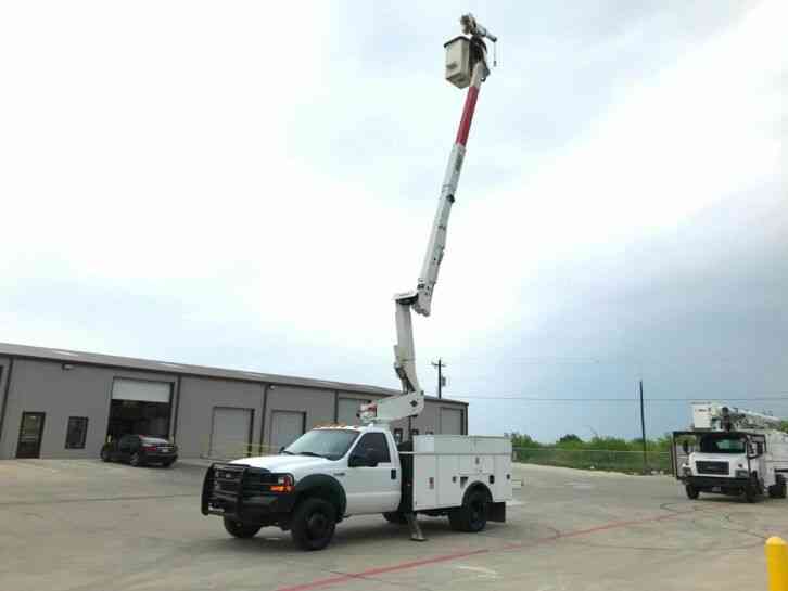 Ford F550 BUCKET TRUCK (2006)