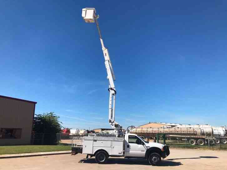 Ford F550 4X4 BUCKET TRUCK (2006)