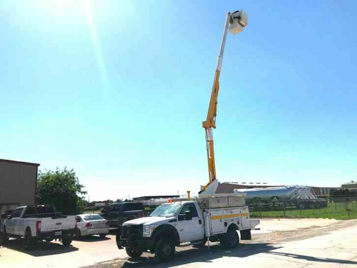 Ford F550 BUCKET TRUCK (2011)