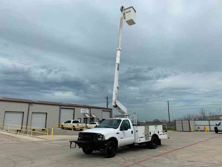 Ford F550 BUCKET TRUCK (2004)