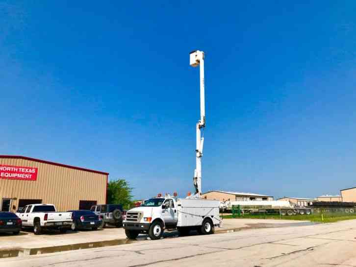 Ford F750 BUCKET TRUCK (2007)