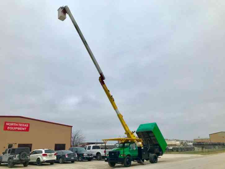 Ford F750 FORESTRY BUCKET TRUCK (2005)